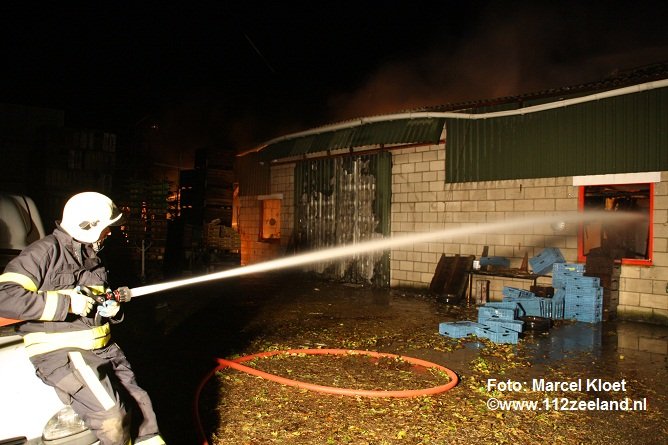 grote brand wissekerke 12-11-2010 117 met naam.jpg